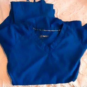 Wonder wink size small royal blue scrubs